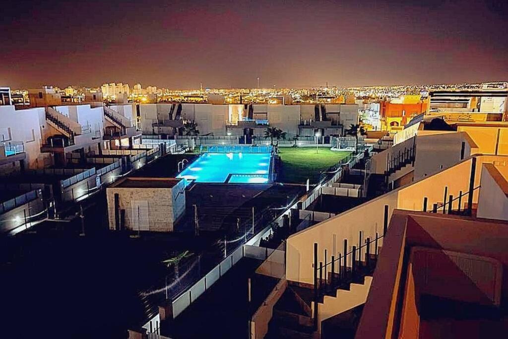 Black Sun. Modern Penthouse In Torrevieja Exterior foto
